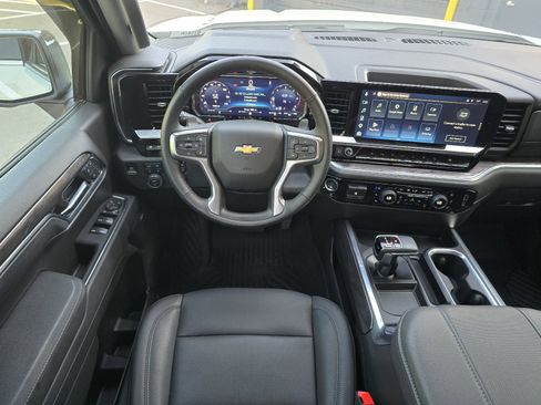 Used 2025 Chevrolet Silverado 1500 LTZ w/ LTZ Premium Package AWD/4WD image 15