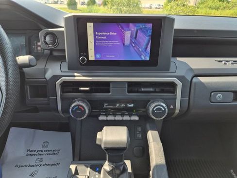 Used 2025 Toyota Tacoma SR AWD/4WD image 20