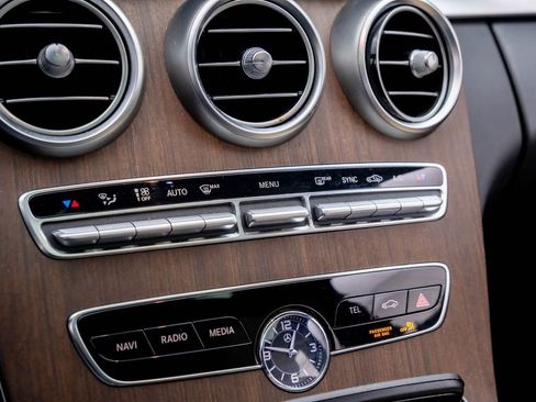 Used 2019 Mercedes-Benz C 300 4MATIC Sedan image 24