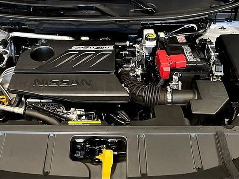 Used 2023 Nissan Rogue SL w/ SL Premium Package image 9