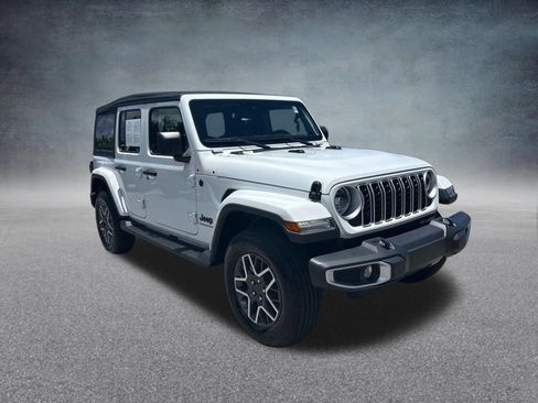 Certified 2025 Jeep Wrangler Unlimited Sahara AWD/4WD image 2
