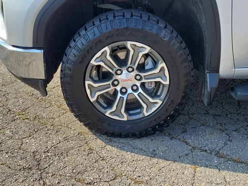 Used 2022 GMC Sierra 1500 SLE AWD/4WD image 12