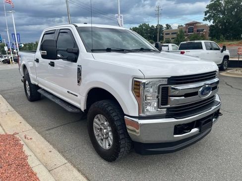 Used 2018 Ford F250 XLT AWD/4WD image 2
