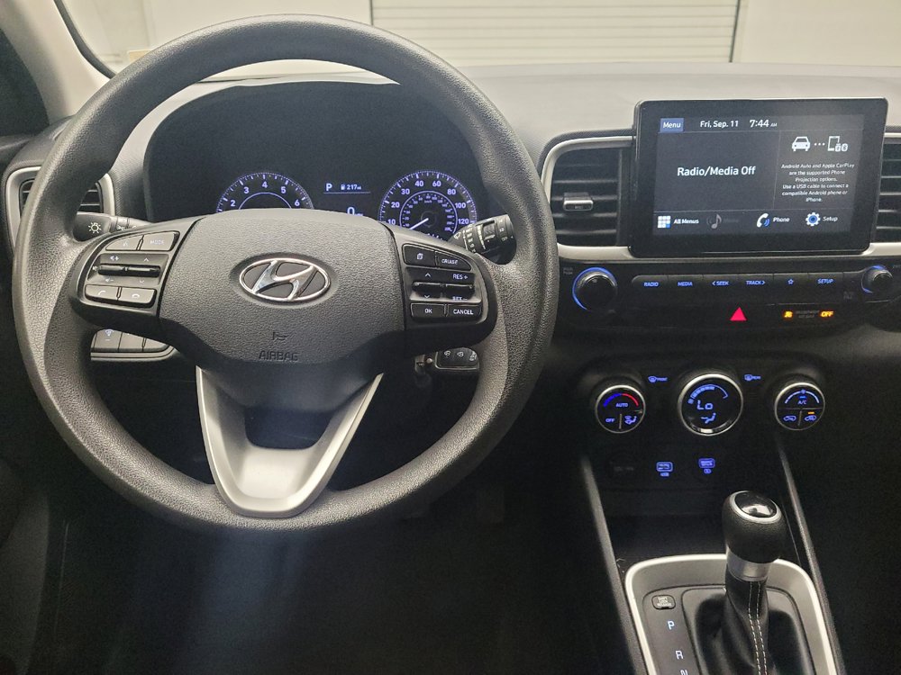 Used 2020 Hyundai Venue SEL FWD image 22
