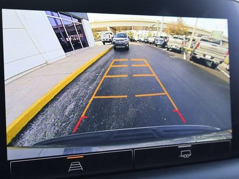 Used 2022 GMC Yukon XL SLE w/ Gmc Pro Safety Plus Package image 26