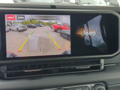 New 2025 Jeep Gladiator Rubicon image 21