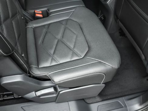 New 2026 Volkswagen Atlas SE image 39