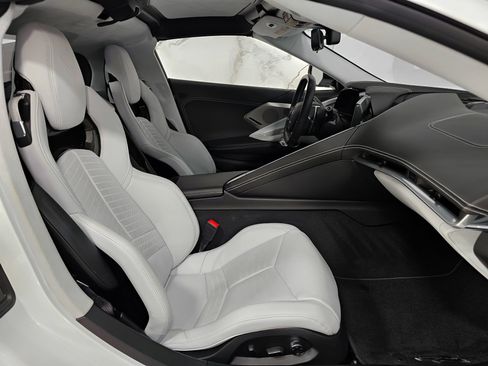 Used 2021 Chevrolet Corvette Stingray Premium Cpe w/ Z51 Performance Package image 2