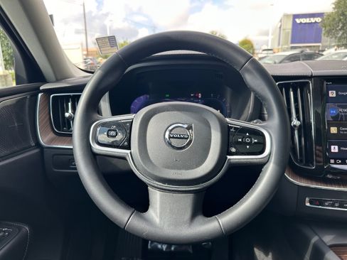 Certified 2023 Volvo XC60 B5 Ultimate w/ Climate Package image 15