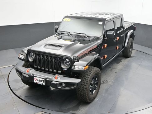 Used 2022 Jeep Gladiator Mojave w/ Cold Weather Group AWD/4WD image 44