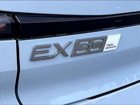 New 2026 Volvo EX30 Ultra w/ Protection Package Premier image 26