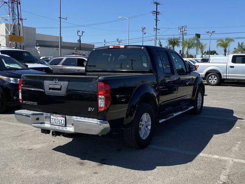 Used 2018 Nissan Frontier SV image 8
