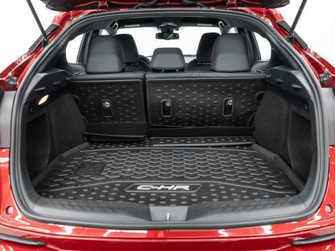 Used 2019 Toyota C-HR Limited FWD image 29
