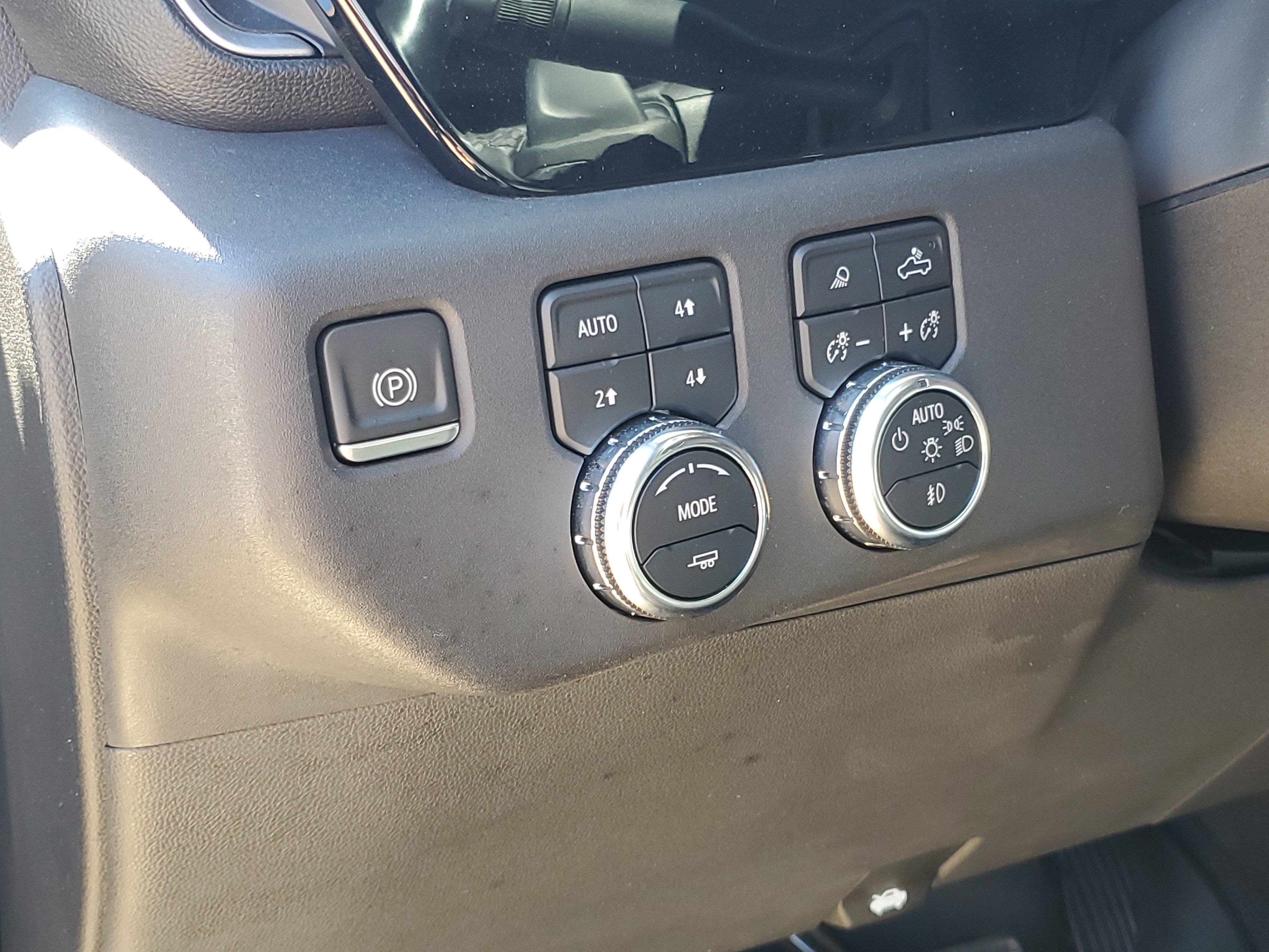 Used 2022 GMC Sierra 1500 SLT w/ SLT Premium Plus Package AWD/4WD image 17