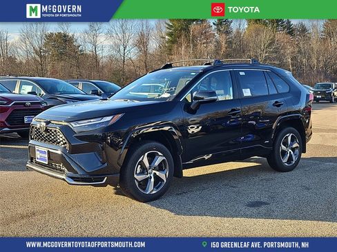 New 2025 Toyota RAV4 SE image 1