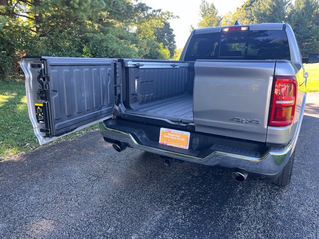 Used 2025 RAM 1500 Limited AWD/4WD image 6