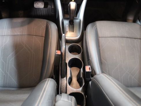 Used 2022 Chevrolet Trax LT w/ LT Convenience Package image 30