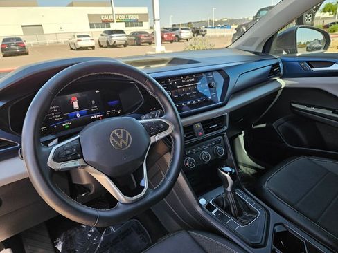 Used 2022 Volkswagen Taos SE FWD image 12