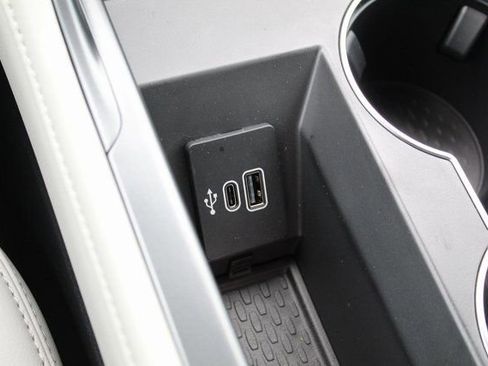 New 2026 Lincoln Nautilus Premier image 23