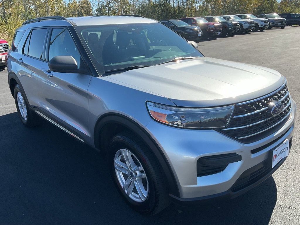 Used 2020 Ford Explorer XLT w/ Comfort Package AWD/4WD image 3
