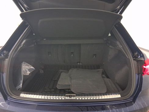 Used 2023 Audi Q3 2.0T Premium w/ Black Optic Sport Package image 27