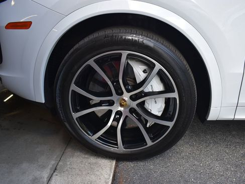 Used 2023 Porsche Cayenne Turbo w/ Premium Package Plus image 51