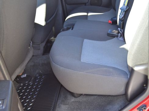 Used 2011 Chevrolet Colorado LT image 36