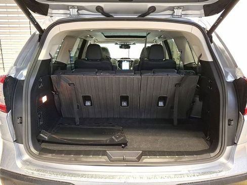 Used 2023 Subaru Ascent Touring image 18