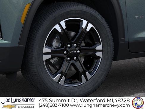 New 2027 Chevrolet Traverse LT w/ Sun and Wheel Package AWD/4WD image 9