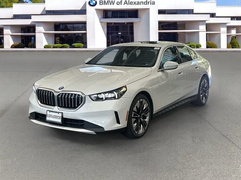 Used 2024 BMW 530i xDrive w/ Premium Package AWD/4WD image 1