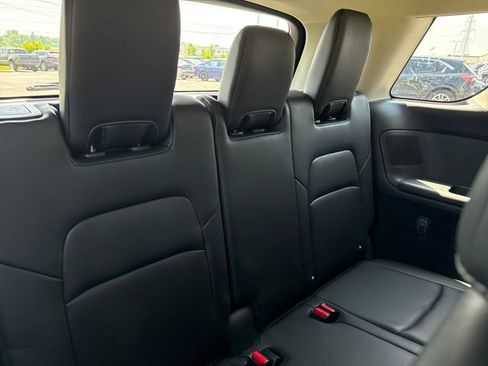 Used 2022 Nissan Pathfinder Platinum w/ Cargo Package AWD/4WD image 16