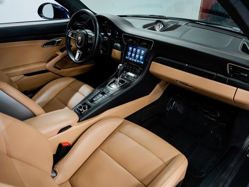 Used 2018 Porsche 911 Carrera GTS RWD image 29