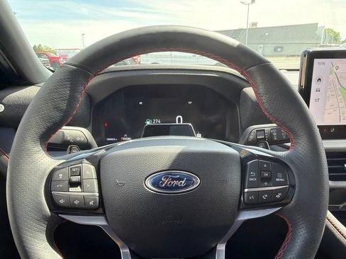 Used 2025 Ford Explorer ST AWD/4WD image 17