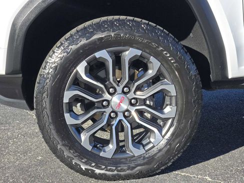 Certified 2024 GMC Canyon Denali image 12