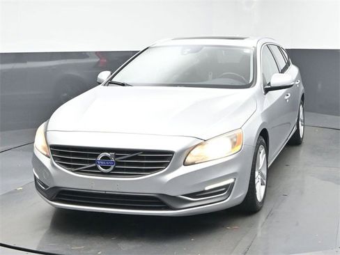 Used 2015 Volvo V60 T5 Premier image 3