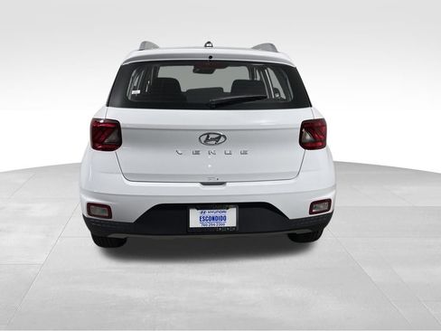 New 2026 Hyundai Venue SEL FWD image 4