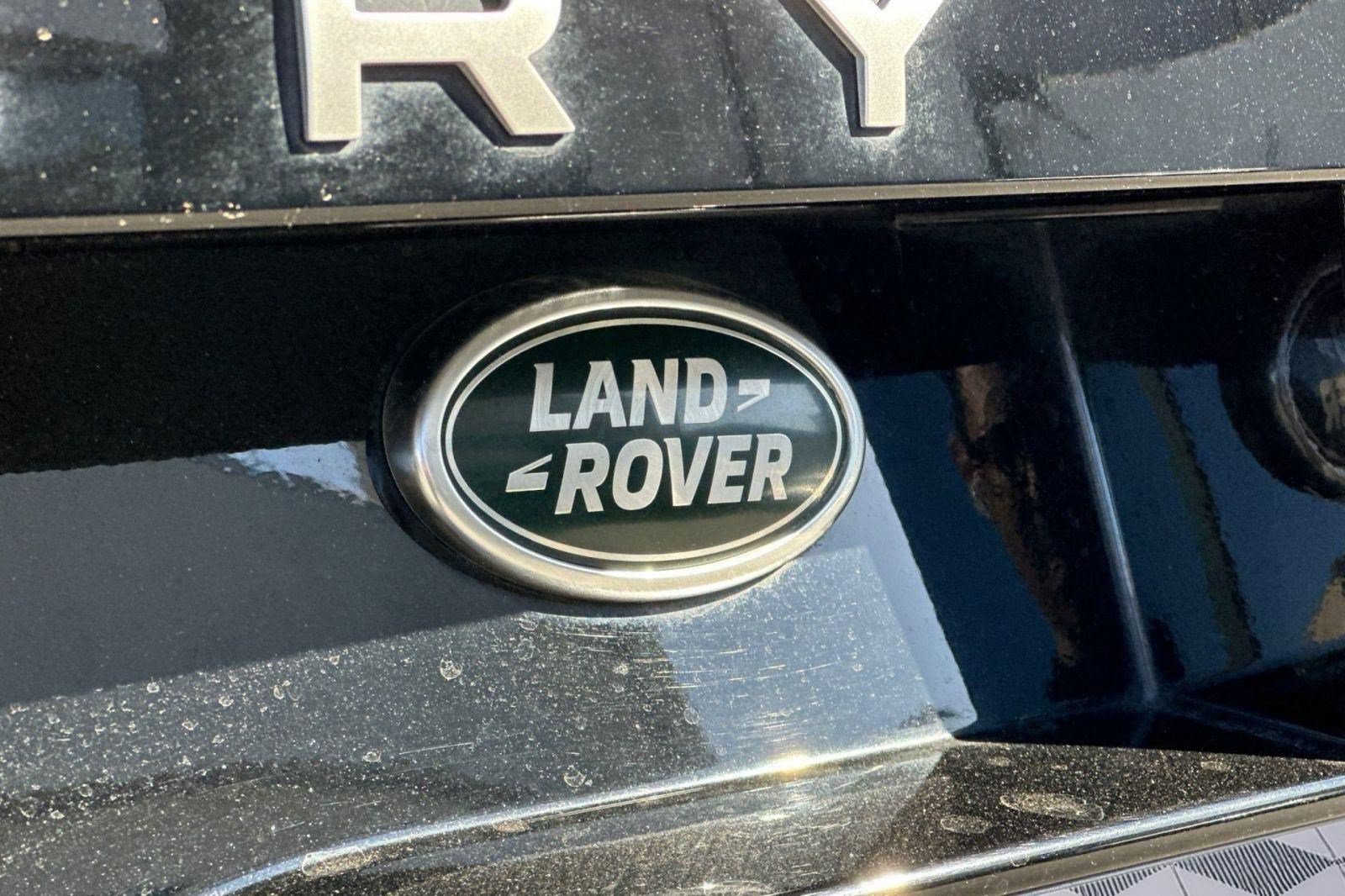 Used 2022 Land Rover Discovery S AWD/4WD image 18