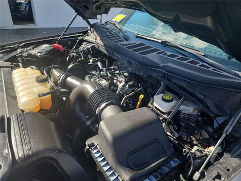 Certified 2021 Ford F150 XLT w/ Equipment Group 302A High image 15