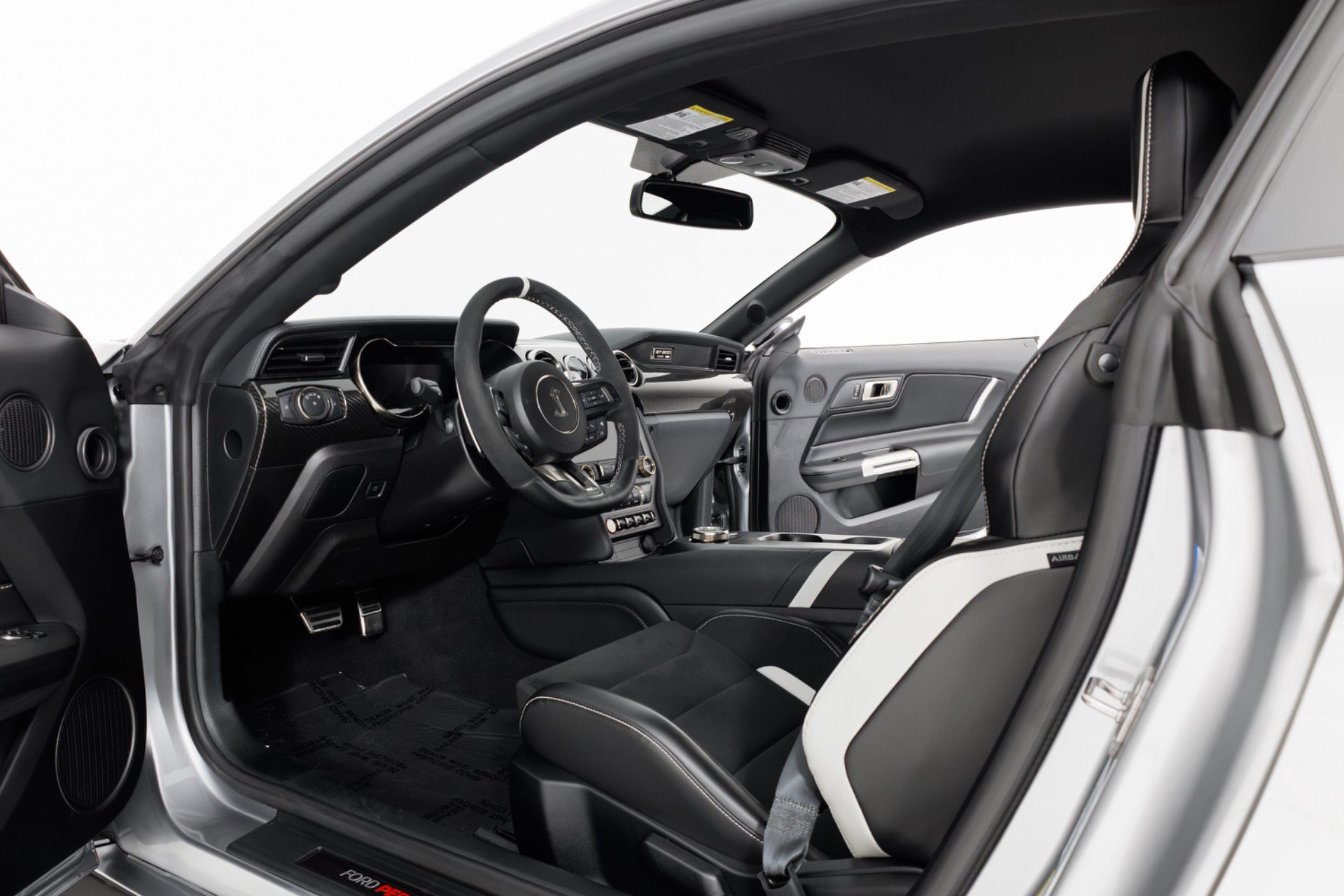 Used 2021 Ford Mustang Shelby GT500 w/ Carbon Fiber Track Pack RWD image 13