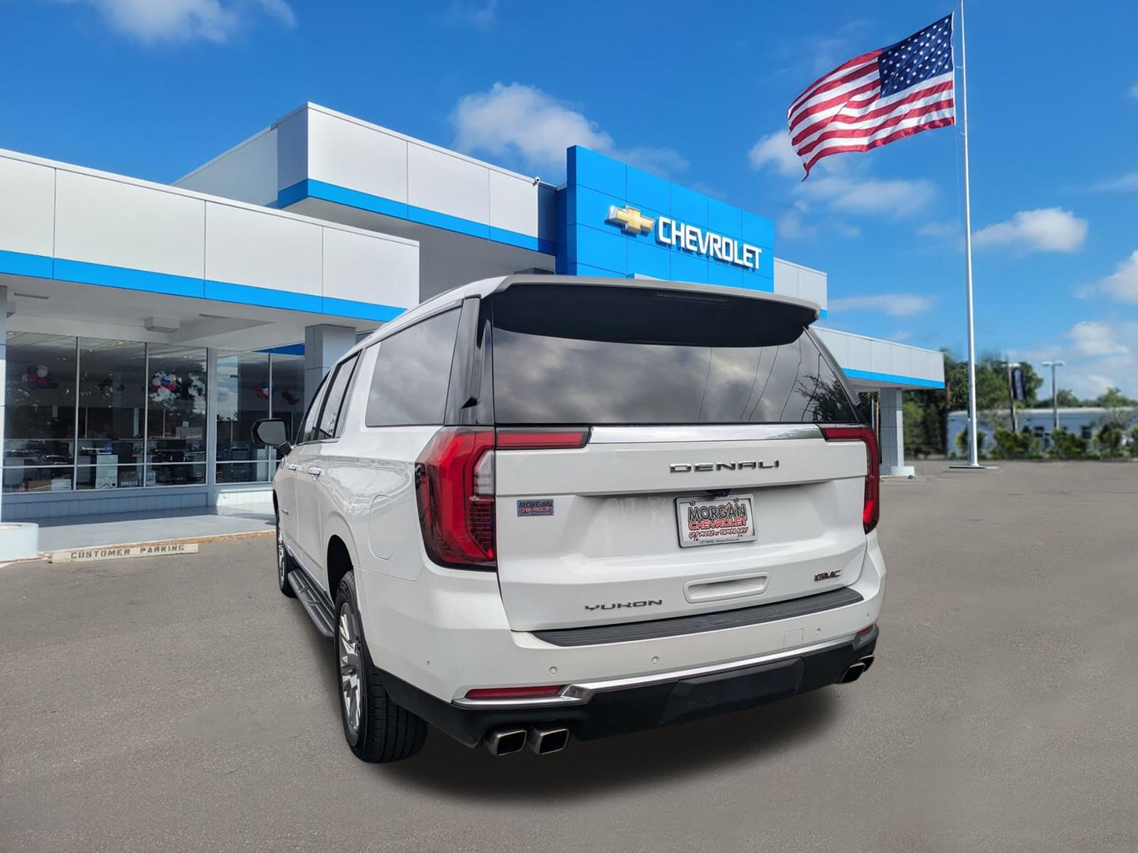 Used 2025 GMC Yukon XL Denali AWD/4WD image 5
