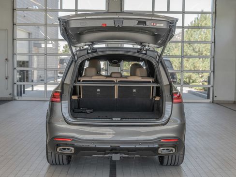New 2025 Mercedes-Benz GLS 580 4MATIC image 16