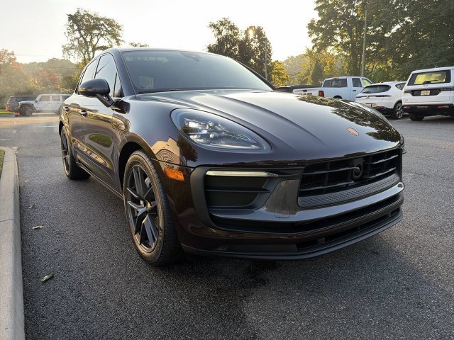 Used 2023 Porsche Macan Turbo AWD/4WD image 2