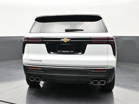 Used 2024 Chevrolet Traverse LS FWD image 4