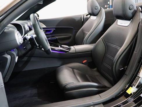 Used 2022 Mercedes-Benz SL 55 AMG 4MATIC w/ Driver Assistance Package image 17