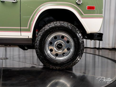 Used 2025 Ford Bronco Badlands image 15