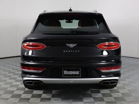 Certified 2023 Bentley Bentayga Extended Wheelbase image 8