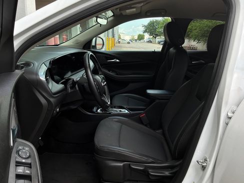 Used 2025 Buick Encore GX Preferred FWD image 10