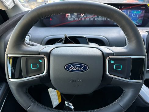 New 2025 Ford Expedition Active image 27