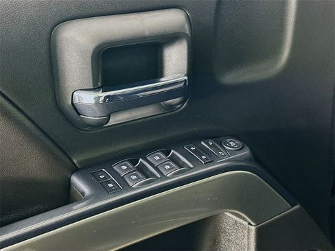 Used 2018 Chevrolet Silverado 1500 LT image 18