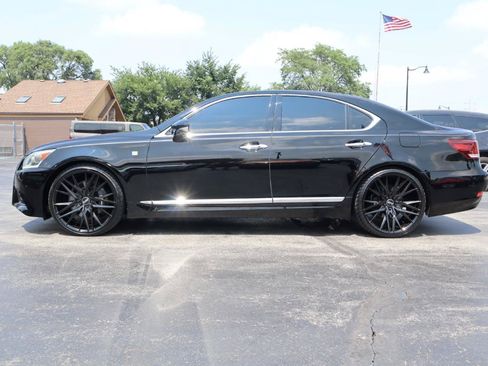 Used 2013 Lexus LS 460 AWD w/ F-Sport Pkg image 2